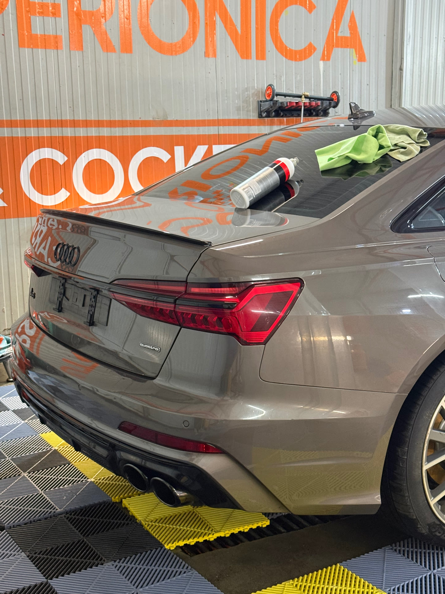 Audi Quattro tokom profesionalnog poliranja u 3A studiju